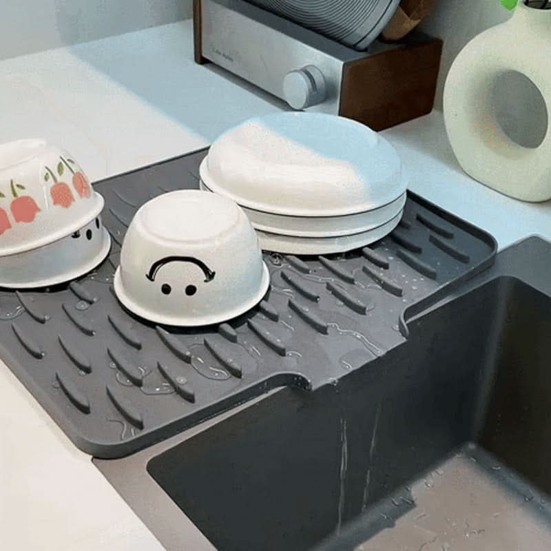 SinkGuard™ – Beschermt en houdt het aanrecht schoon en droog.