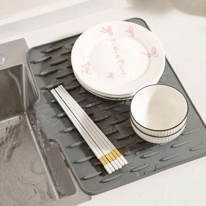 SinkGuard™ – Beschermt en houdt het aanrecht schoon en droog.
