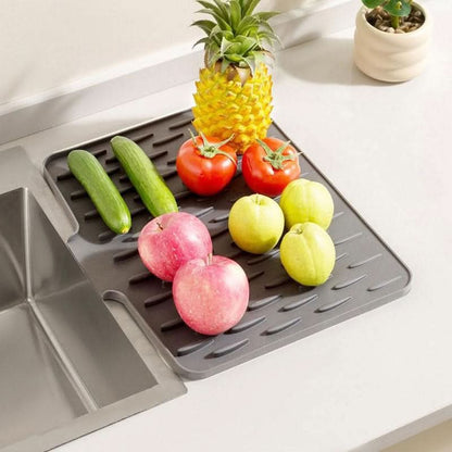 SinkGuard™ – Beschermt en houdt het aanrecht schoon en droog.